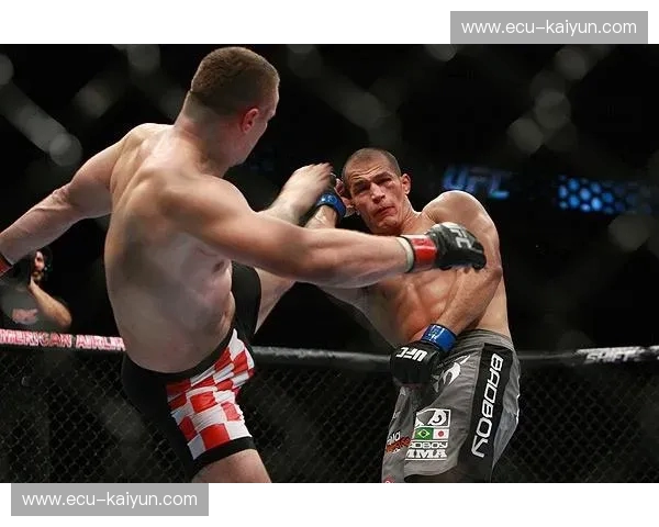 米尔科战警vs：一场跨越时空的英雄对决，重塑你对动作片的想象！